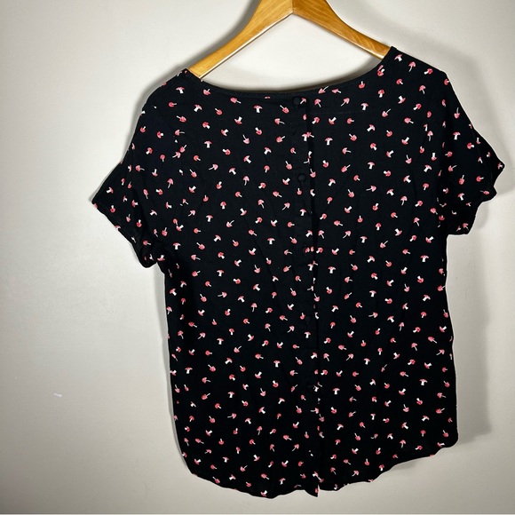 Torrid Black Red Mini Mushroom Print Button Back Blouse Size 00 M/L - Picture 9 of 10